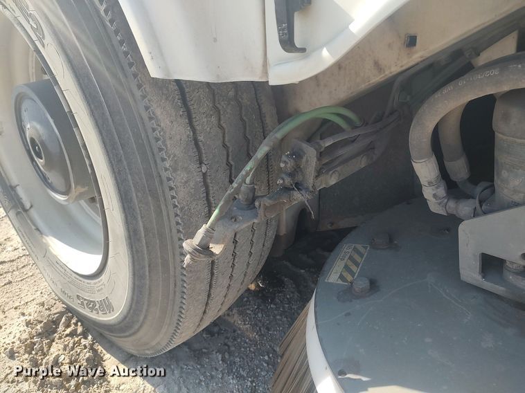 image for item LG9614 2007 Elgin Pelican  street sweeper