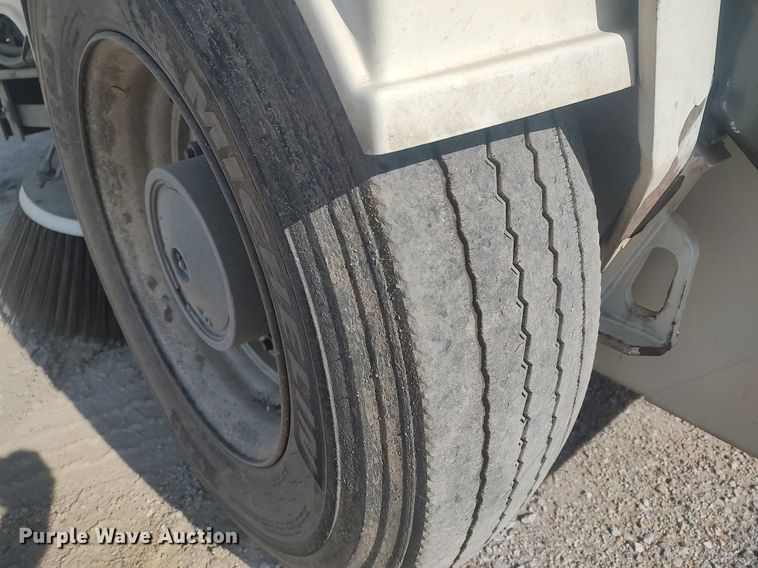 image for item LG9614 2007 Elgin Pelican  street sweeper