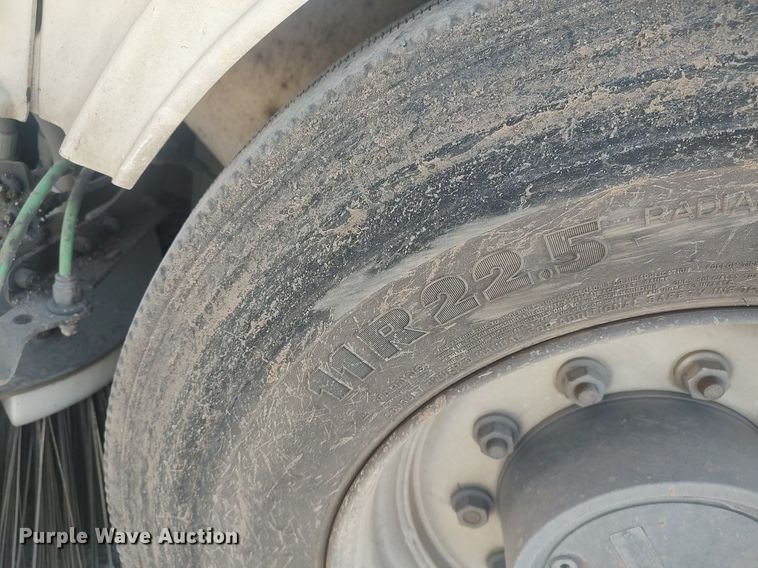 image for item LG9614 2007 Elgin Pelican  street sweeper