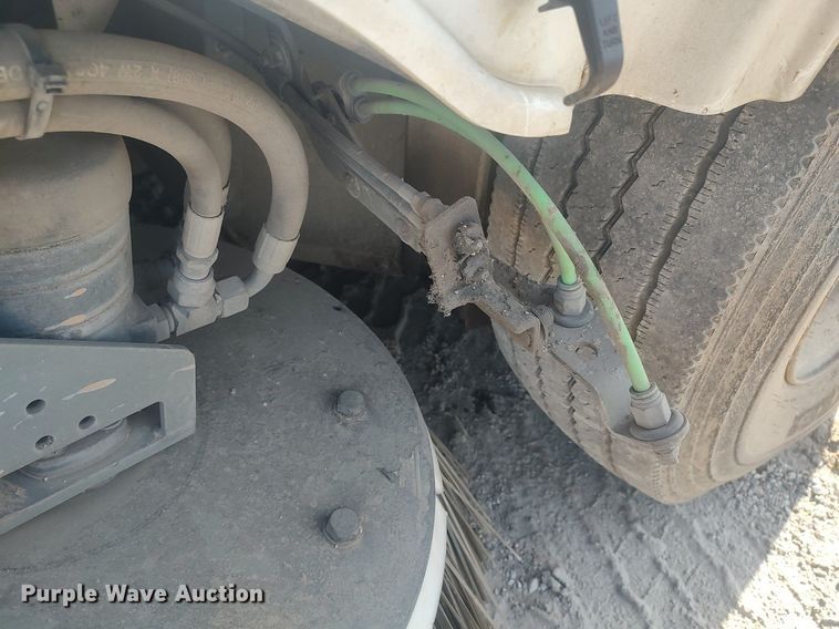 image for item LG9614 2007 Elgin Pelican  street sweeper