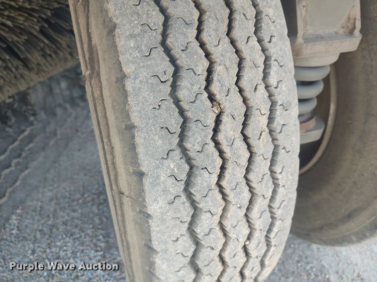 image for item LG9614 2007 Elgin Pelican  street sweeper