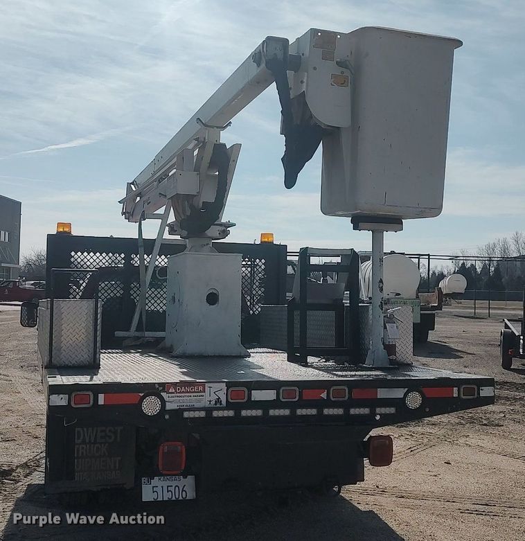 image for item LG9615 1999 Chevrolet C3500  flatbed pickup truck