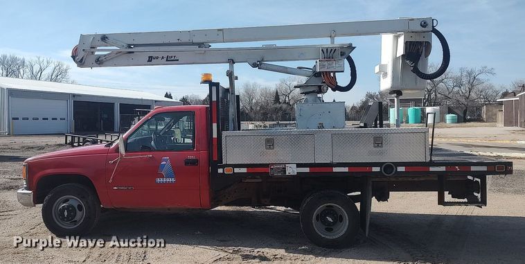 image for item LG9615 1999 Chevrolet C3500  flatbed pickup truck