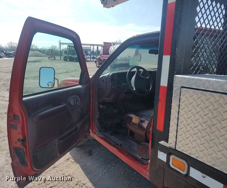 image for item LG9615 1999 Chevrolet C3500  flatbed pickup truck