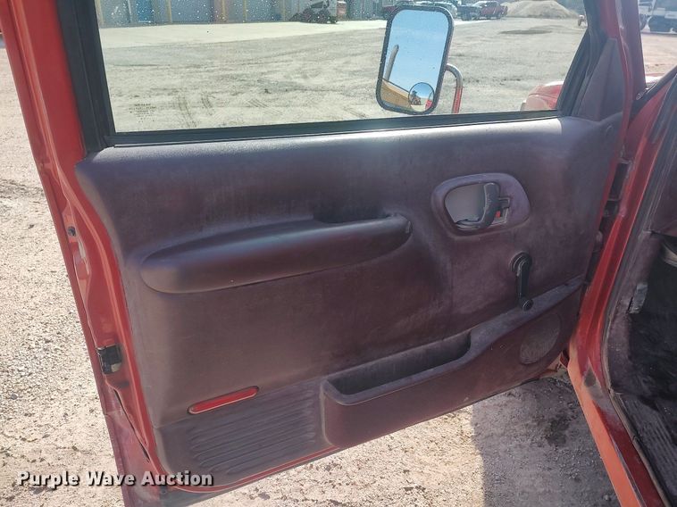 image for item LG9615 1999 Chevrolet C3500  flatbed pickup truck