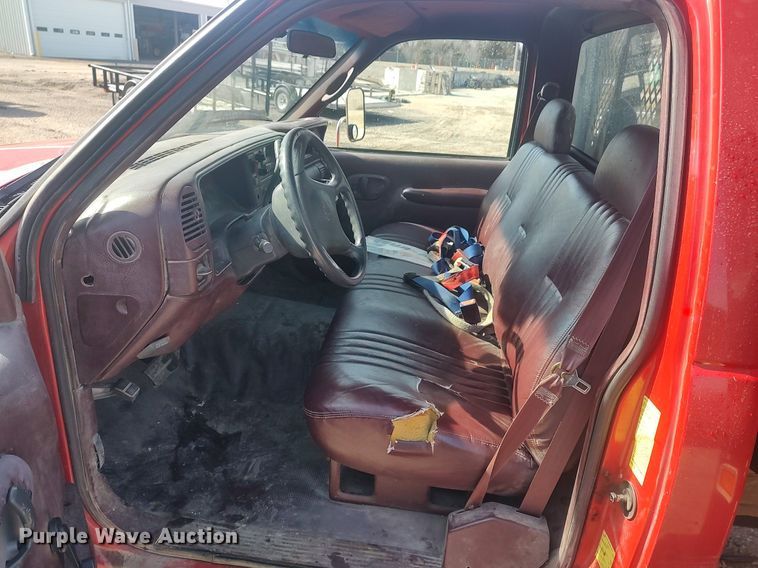 image for item LG9615 1999 Chevrolet C3500  flatbed pickup truck