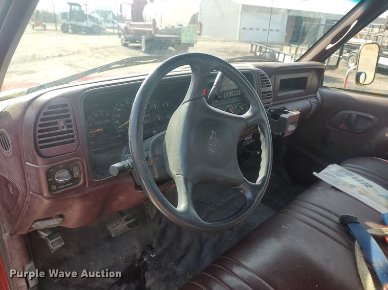 image for item LG9615 1999 Chevrolet C3500  flatbed pickup truck