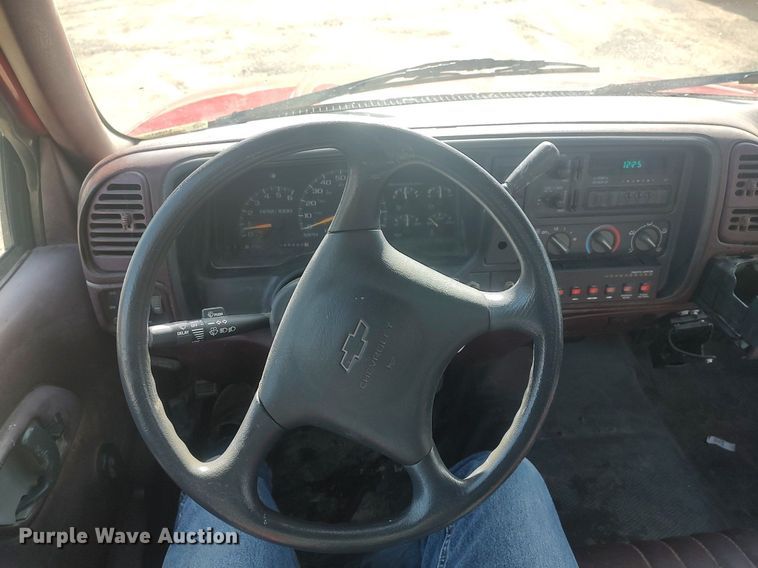 image for item LG9615 1999 Chevrolet C3500  flatbed pickup truck