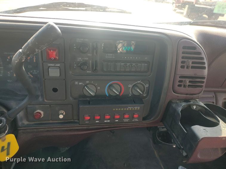 image for item LG9615 1999 Chevrolet C3500  flatbed pickup truck