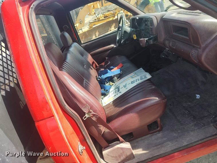 image for item LG9615 1999 Chevrolet C3500  flatbed pickup truck