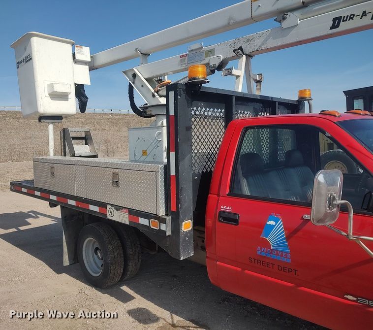 image for item LG9615 1999 Chevrolet C3500  flatbed pickup truck