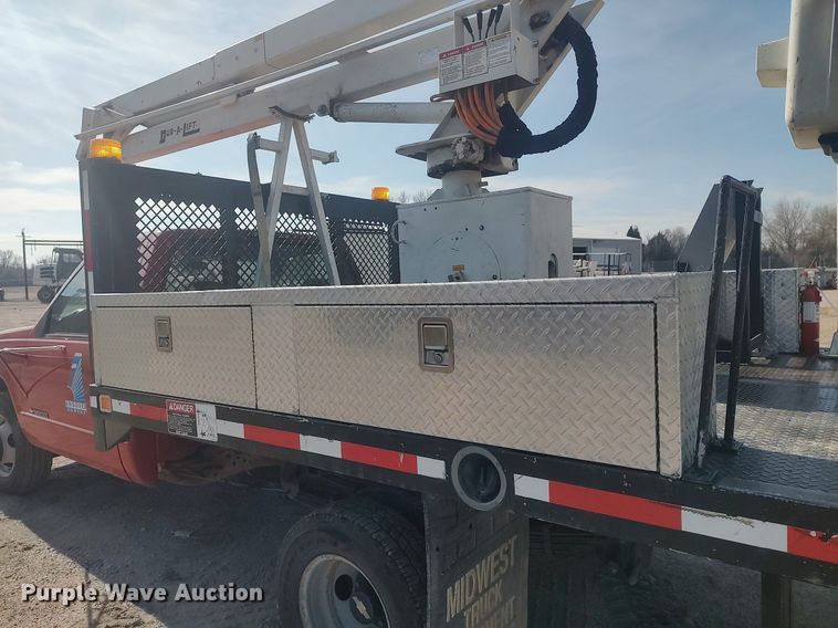 image for item LG9615 1999 Chevrolet C3500  flatbed pickup truck