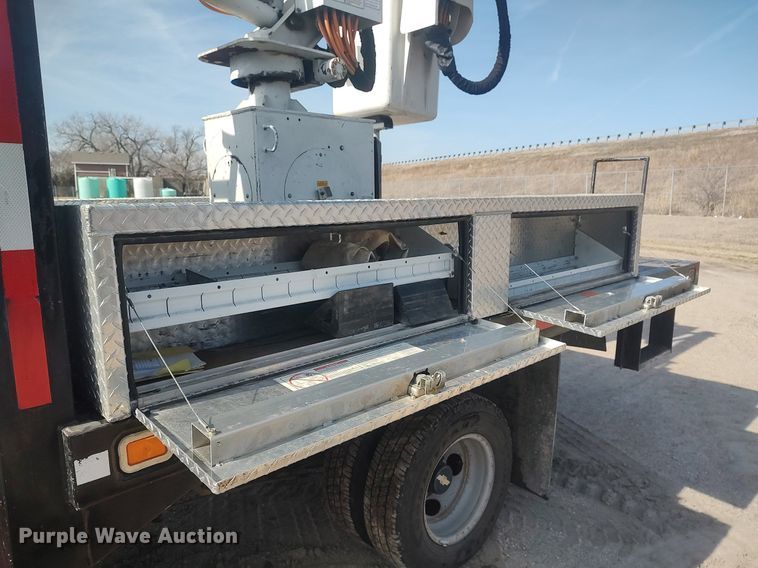 image for item LG9615 1999 Chevrolet C3500  flatbed pickup truck