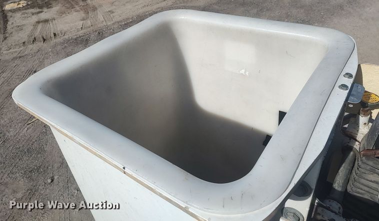 image for item LG9615 1999 Chevrolet C3500  flatbed pickup truck