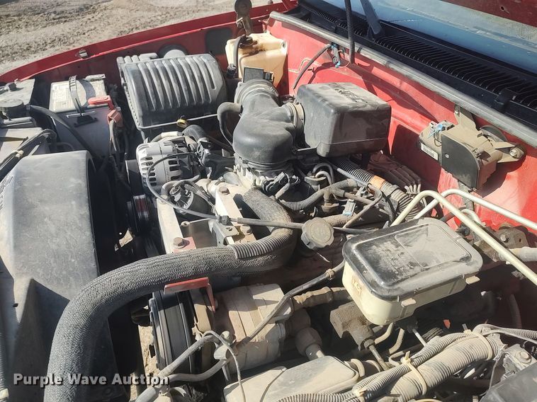 image for item LG9615 1999 Chevrolet C3500  flatbed pickup truck