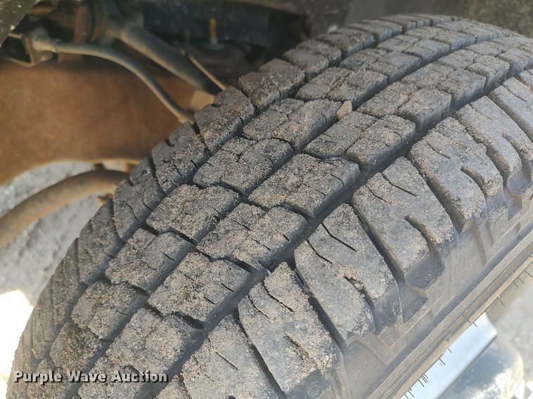 image for item LG9615 1999 Chevrolet C3500  flatbed pickup truck