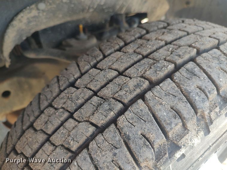 image for item LG9615 1999 Chevrolet C3500  flatbed pickup truck