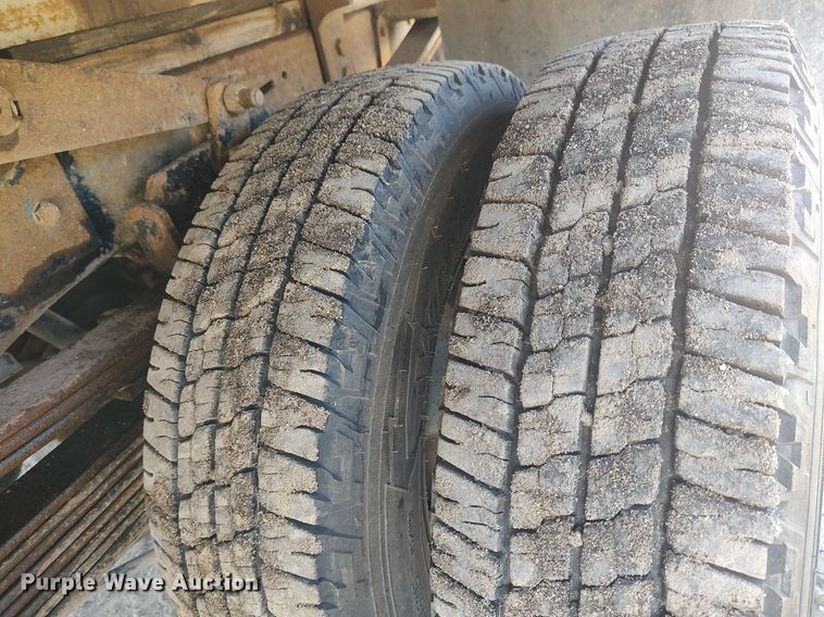 image for item LG9615 1999 Chevrolet C3500  flatbed pickup truck