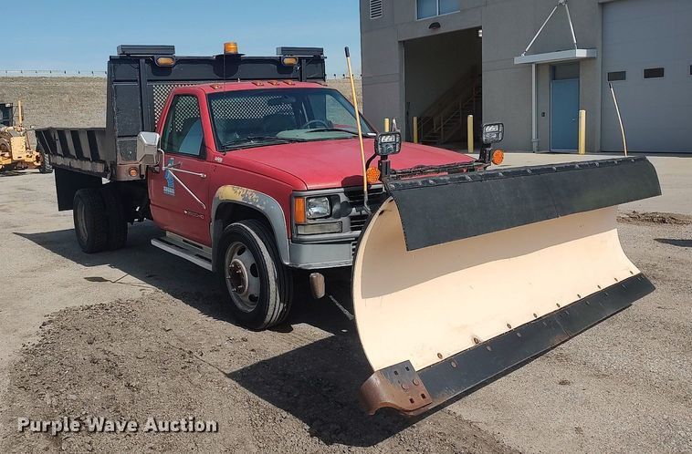 image for item LG9616 1996 Chevrolet C3500  dump flatbed pickup truck