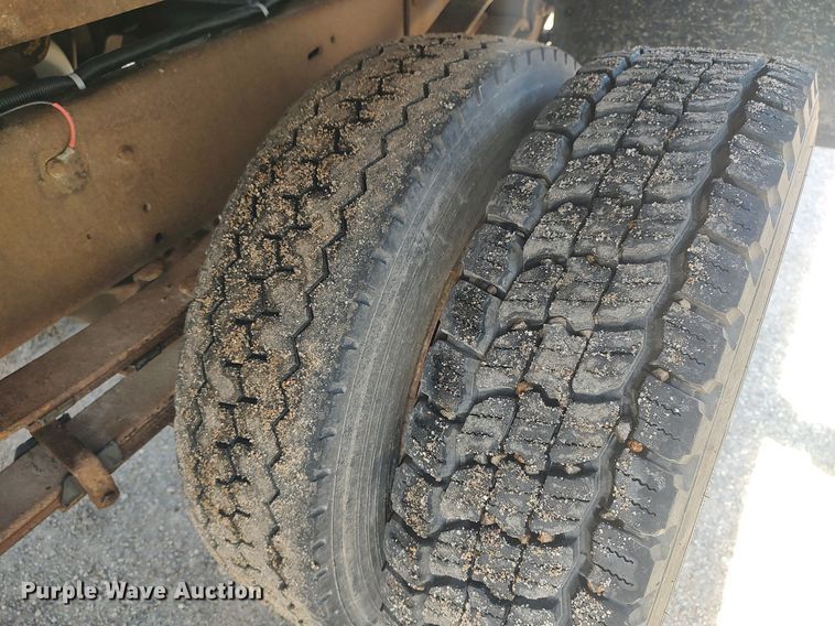 image for item LG9616 1996 Chevrolet C3500  dump flatbed pickup truck