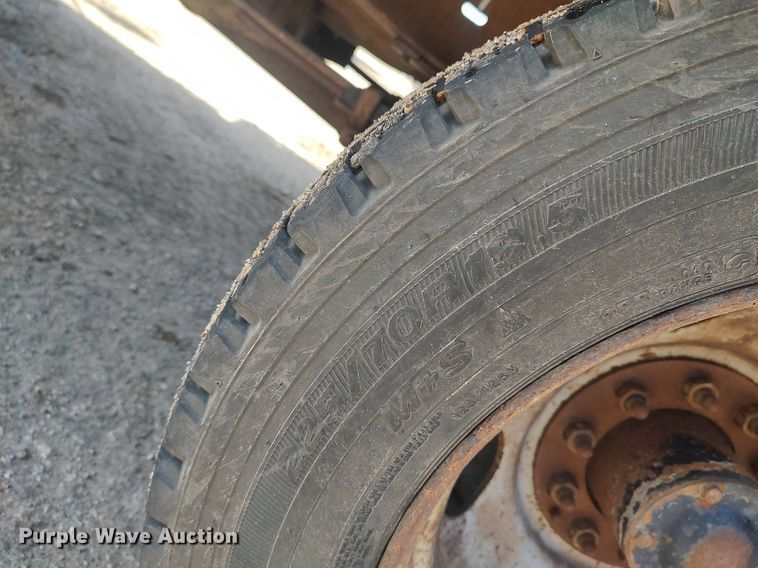 image for item LG9616 1996 Chevrolet C3500  dump flatbed pickup truck