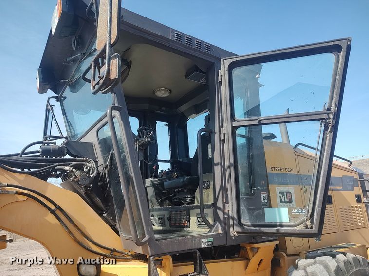 image for item LG9617 2000 Champion 720A VHP Series VI  motor grader