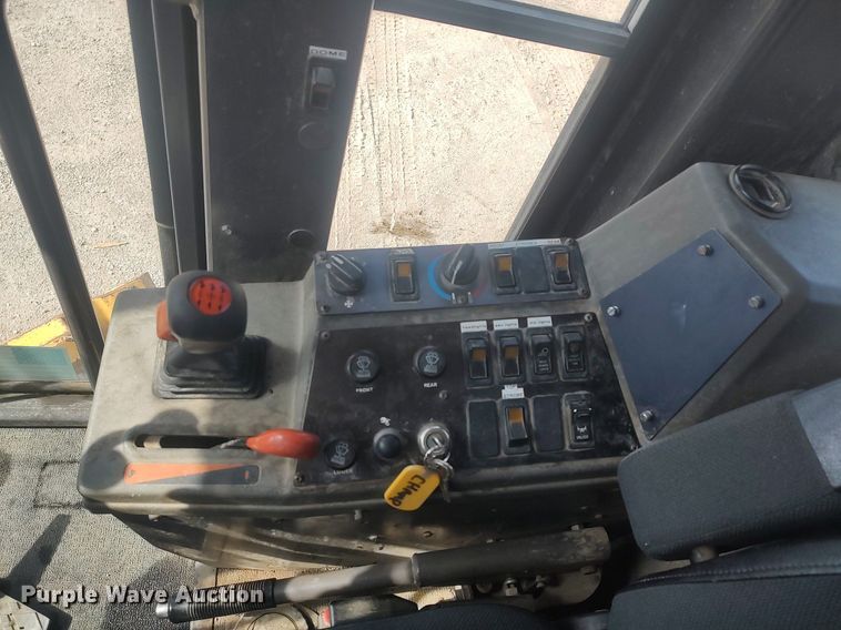 image for item LG9617 2000 Champion 720A VHP Series VI  motor grader