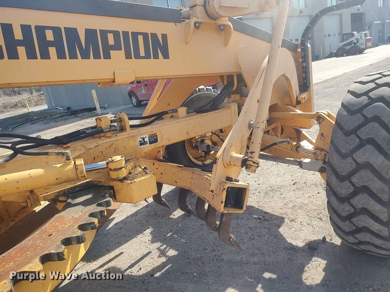 image for item LG9617 2000 Champion 720A VHP Series VI  motor grader