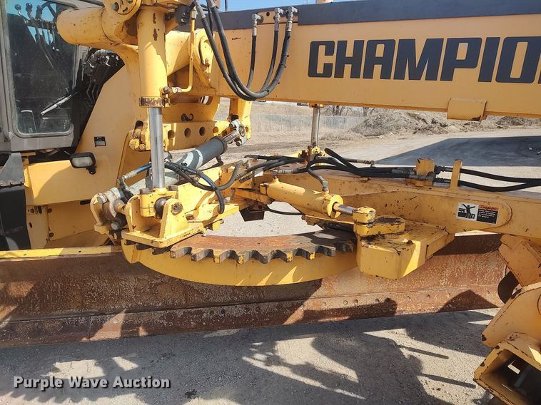 image for item LG9617 2000 Champion 720A VHP Series VI  motor grader