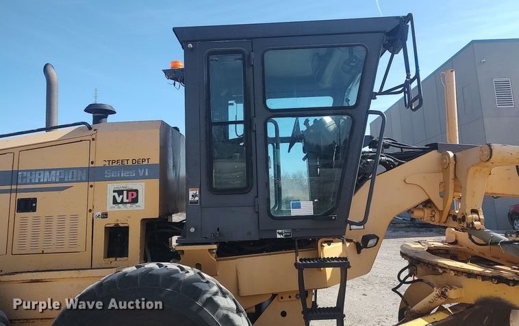 image for item LG9617 2000 Champion 720A VHP Series VI  motor grader