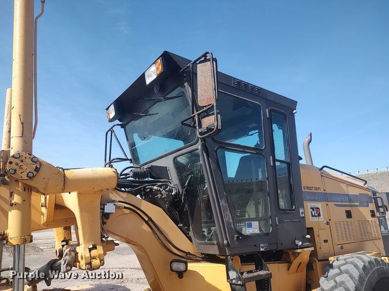 image for item LG9617 2000 Champion 720A VHP Series VI  motor grader