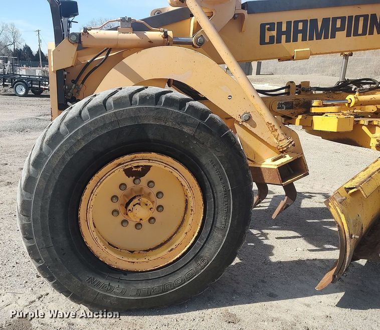 image for item LG9617 2000 Champion 720A VHP Series VI  motor grader