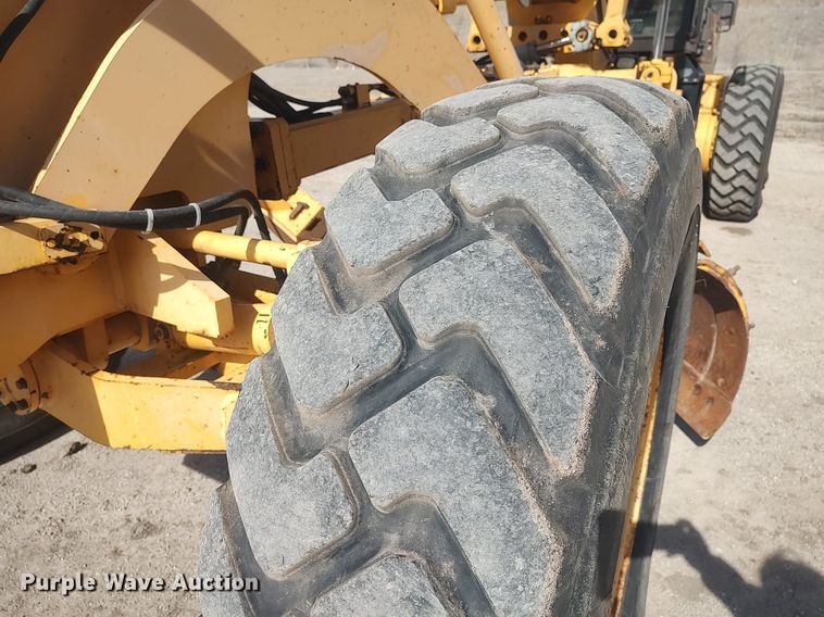 image for item LG9617 2000 Champion 720A VHP Series VI  motor grader