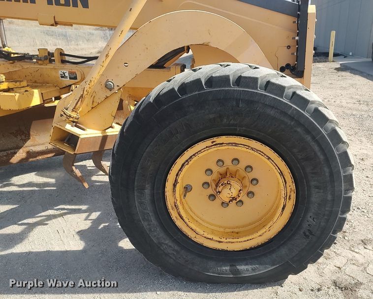 image for item LG9617 2000 Champion 720A VHP Series VI  motor grader