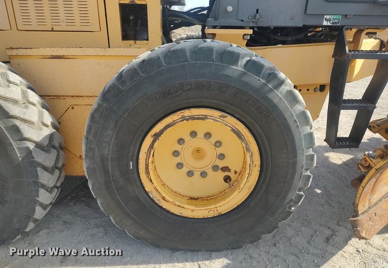 image for item LG9617 2000 Champion 720A VHP Series VI  motor grader