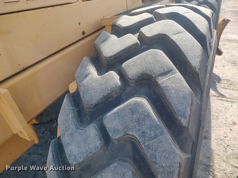 image for item LG9617 2000 Champion 720A VHP Series VI  motor grader