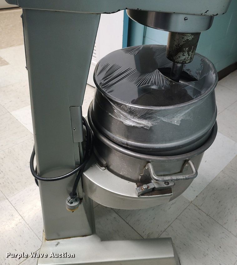 image for item LG9629 Hobart D300  mixer