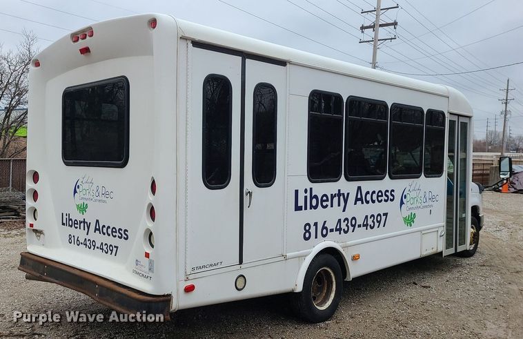 image for item LH9871 2013 Ford E450  shuttle bus