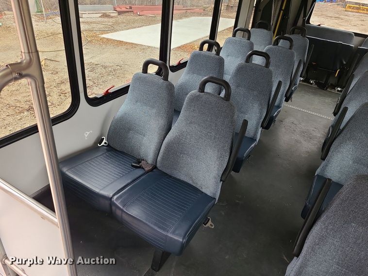 image for item LH9871 2013 Ford E450  shuttle bus