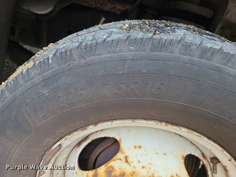 image for item LH9871 2013 Ford E450  shuttle bus