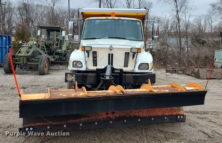 image for item LH9872 2006 International 7300  dump truck