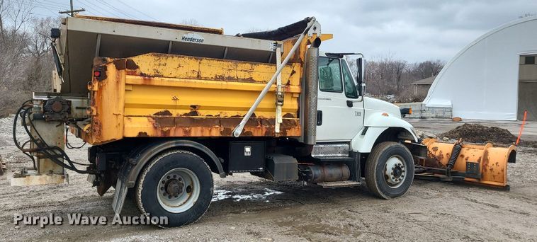 image for item LH9872 2006 International 7300  dump truck