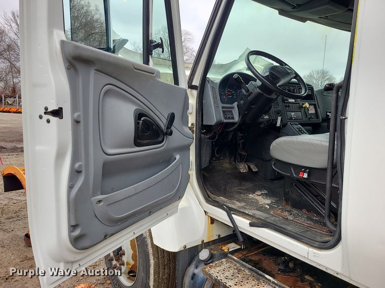 image for item LH9872 2006 International 7300  dump truck