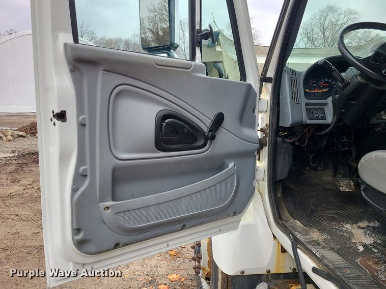 image for item LH9872 2006 International 7300  dump truck