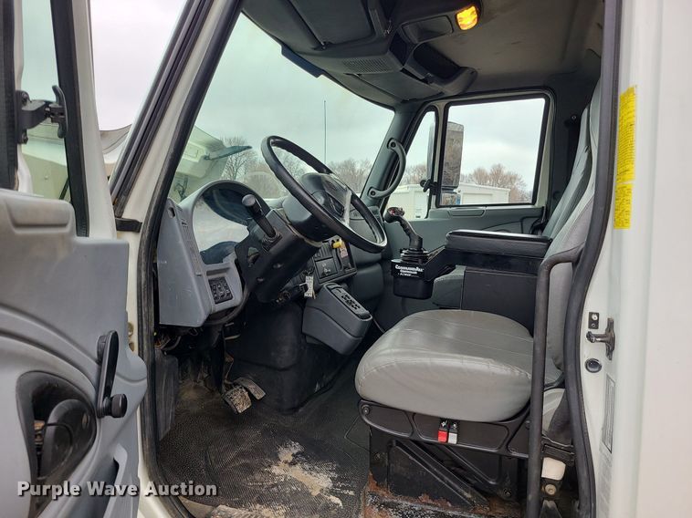 image for item LH9872 2006 International 7300  dump truck