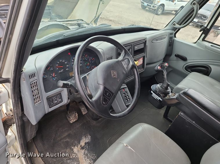 image for item LH9872 2006 International 7300  dump truck