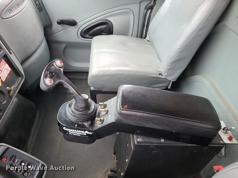 image for item LH9872 2006 International 7300  dump truck