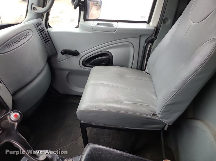 image for item LH9872 2006 International 7300  dump truck