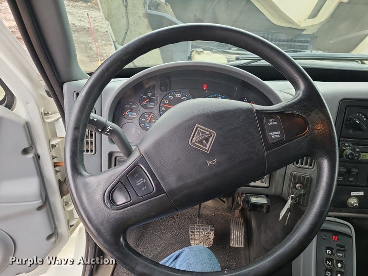image for item LH9872 2006 International 7300  dump truck