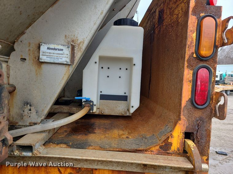 image for item LH9872 2006 International 7300  dump truck